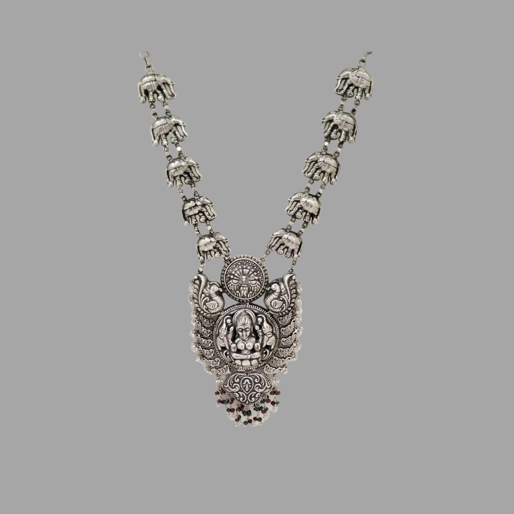 https://www.jewelnidhi.com/img/1609571537AQ NECK 0039.jpg